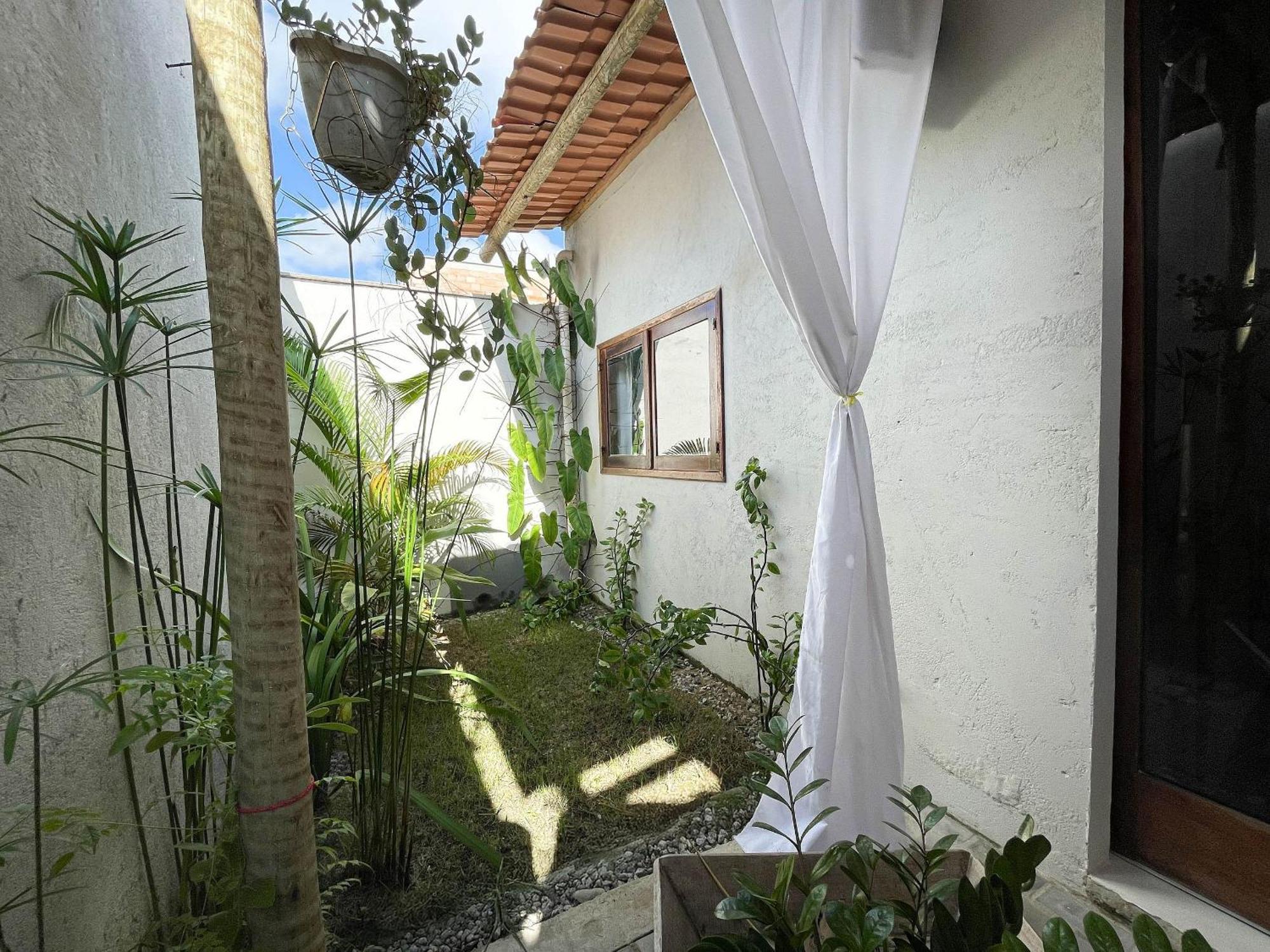 Casa Com 2 Quartos Em Tranquilo, Com Cama King, Ar-condicionado, Wi-fi Rapido, Cozinha Equipada E Garagem Privativa *