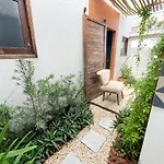 Casa Com 2 Quartos Em Condominio Tranquilo, Suite Com Cama King, Ar-Condicionado, Wi-Fi Rapido, Cozinha Equipada E Garagem Privativa