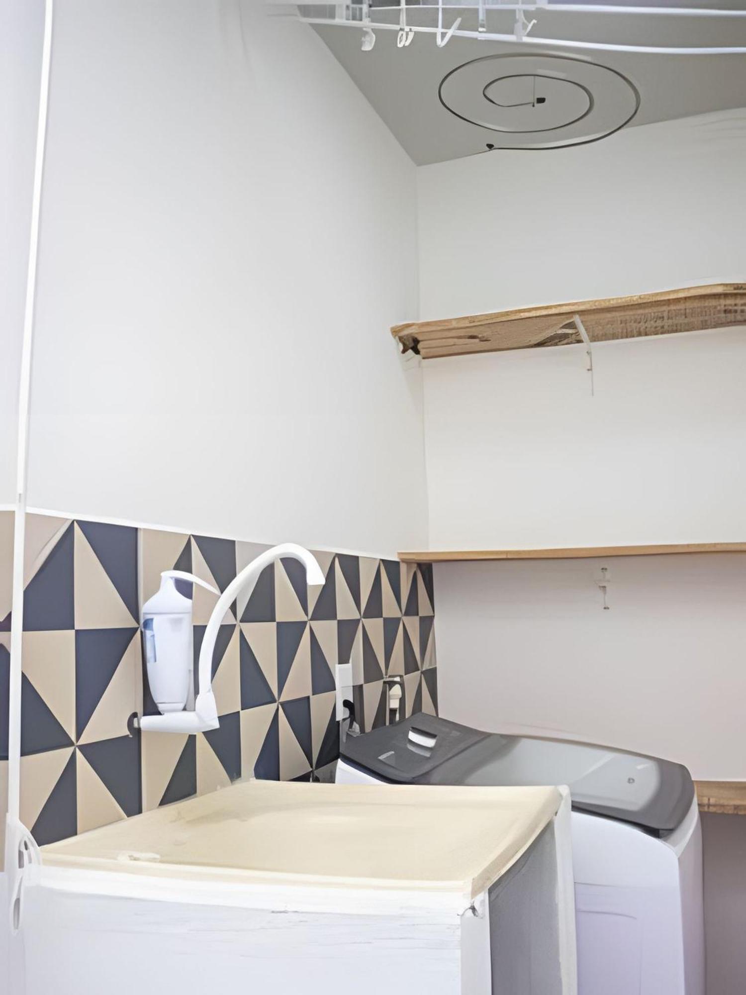 Casa Com 2 Quartos Em Tranquilo, Com Cama King, Ar-condicionado, Wi-fi Rapido, Cozinha Equipada E Garagem Privativa Casa de férias *