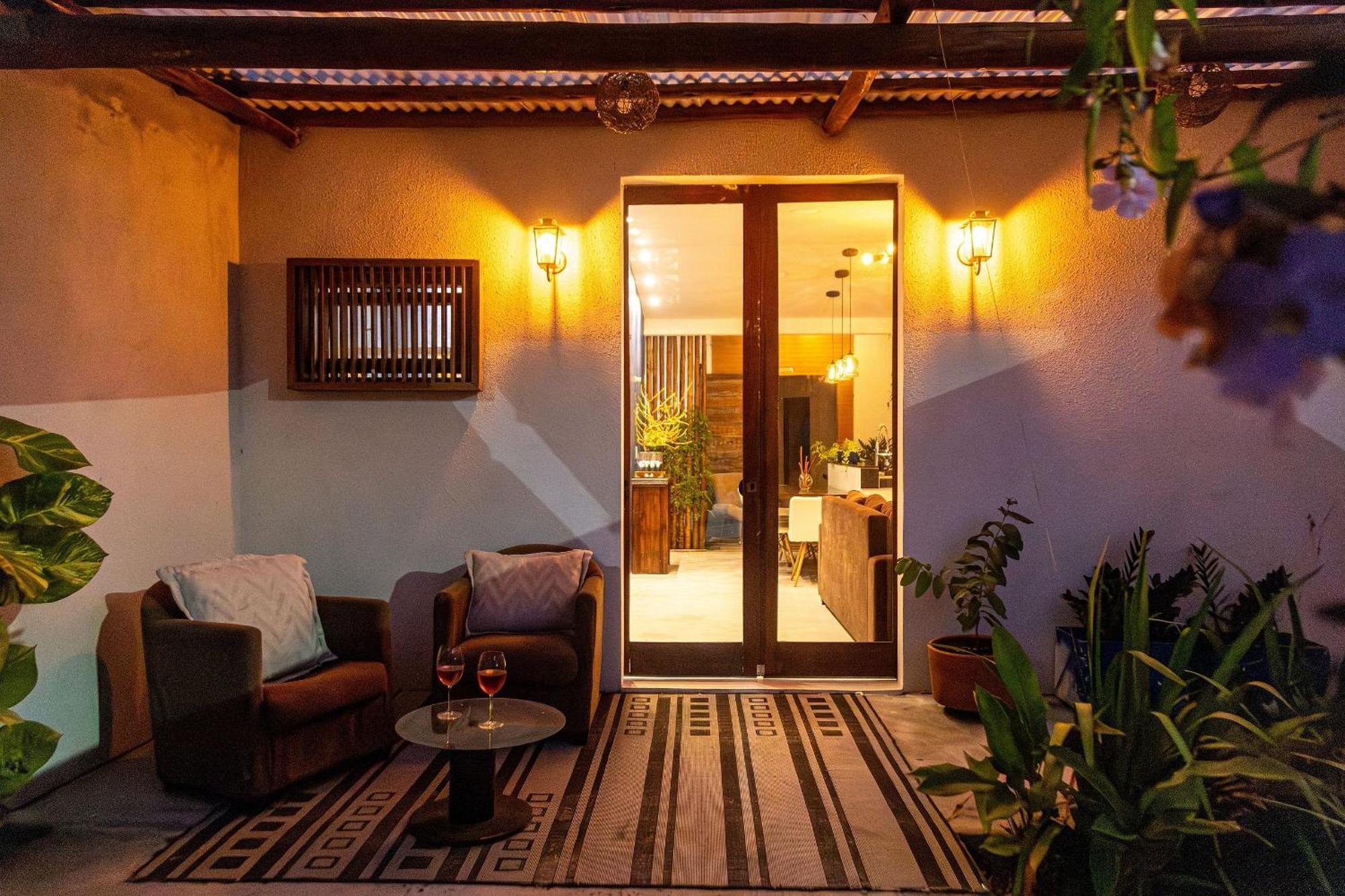 Casa Com 2 Quartos Em Tranquilo, Com Cama King, Ar-condicionado, Wi-fi Rapido, Cozinha Equipada E Garagem Privativa * Porto Seguro