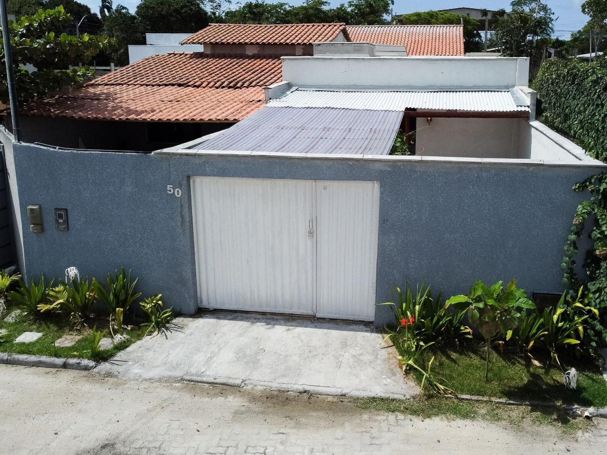 Casa Com 2 Quartos Em Tranquilo, Com Cama King, Ar-condicionado, Wi-fi Rapido, Cozinha Equipada E Garagem Privativa Casa de férias Porto Seguro