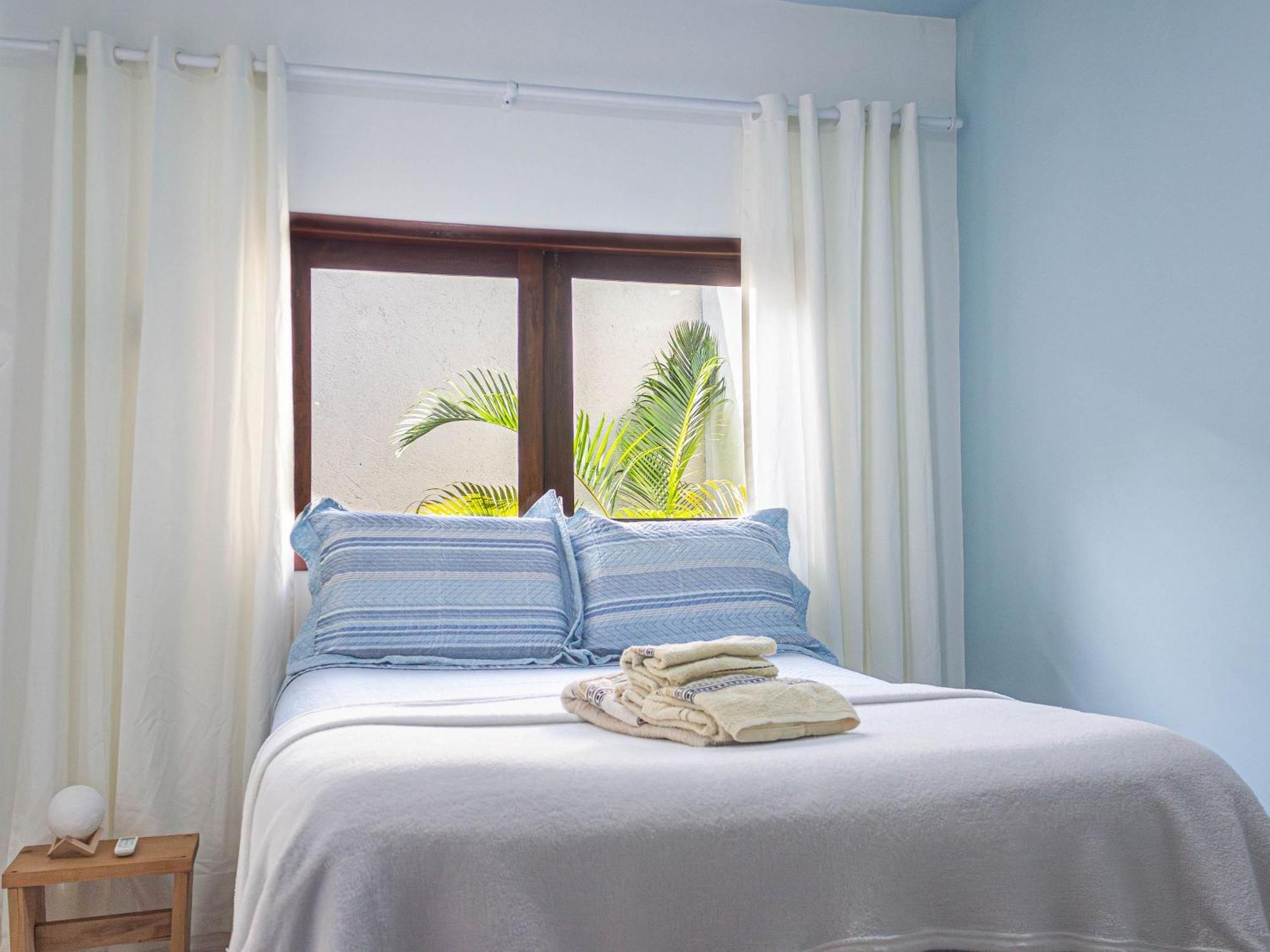 Casa Com 2 Quartos Em Tranquilo, Com Cama King, Ar-condicionado, Wi-fi Rapido, Cozinha Equipada E Garagem Privativa *